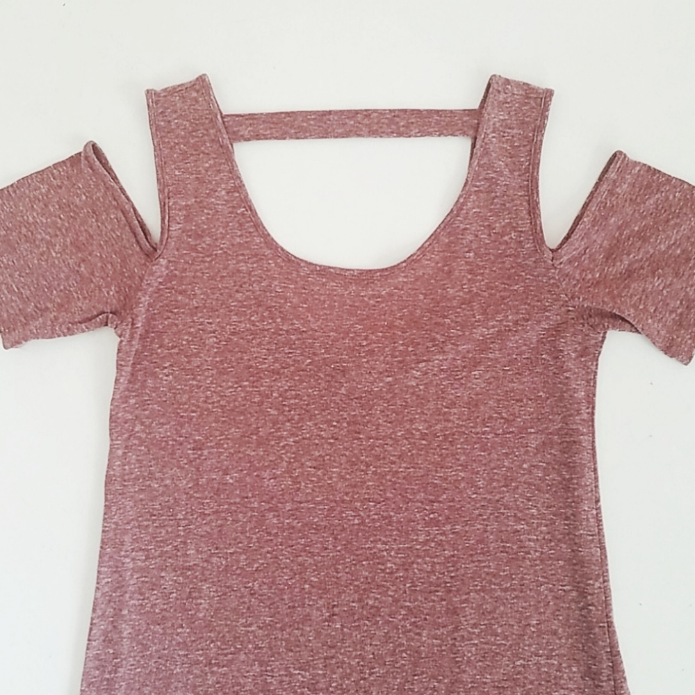 Bluelemon cold shoulder tee, size S
